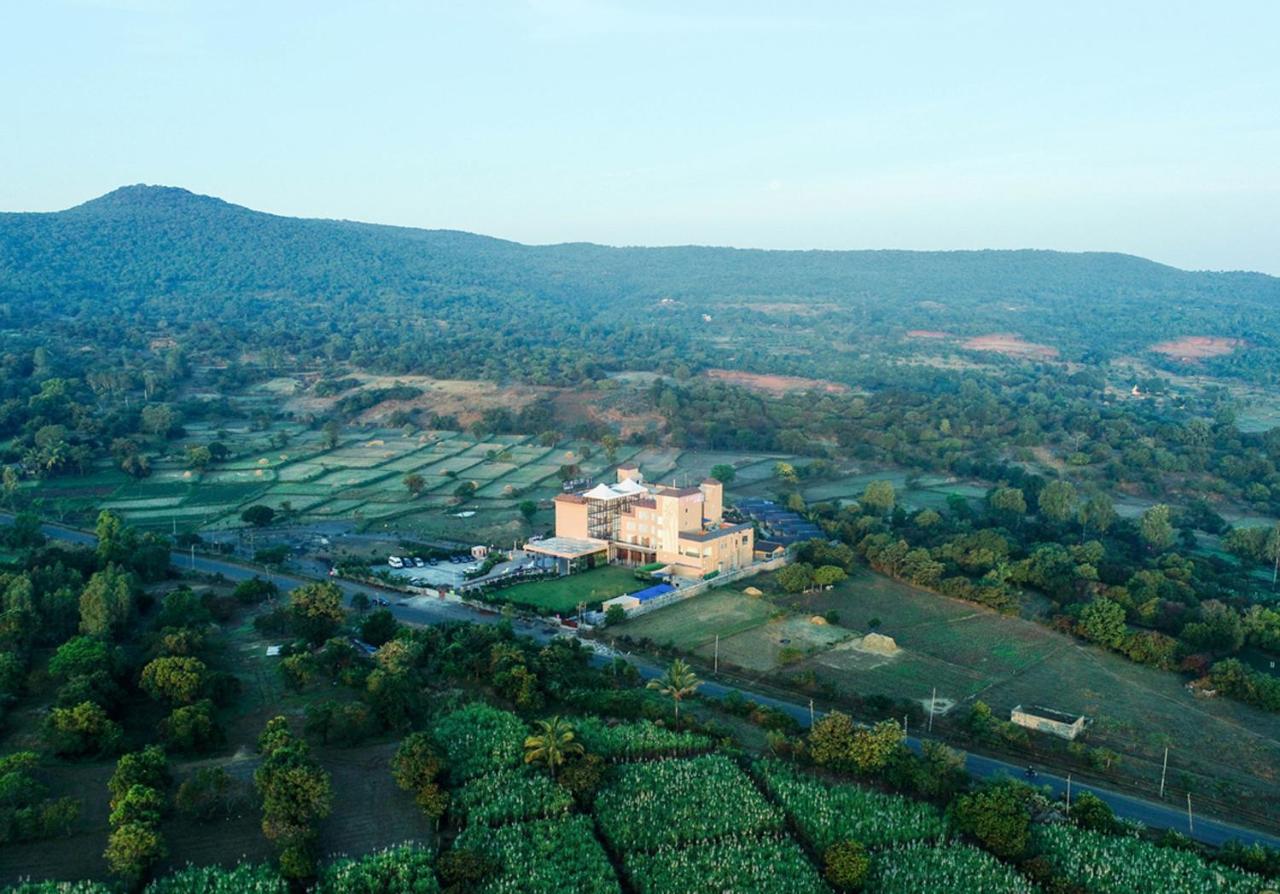 Regenta Resort Belagavi 外观 照片