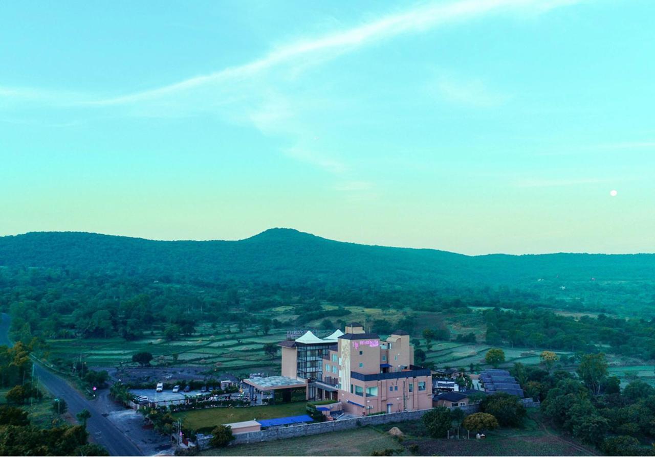 Regenta Resort Belagavi 外观 照片